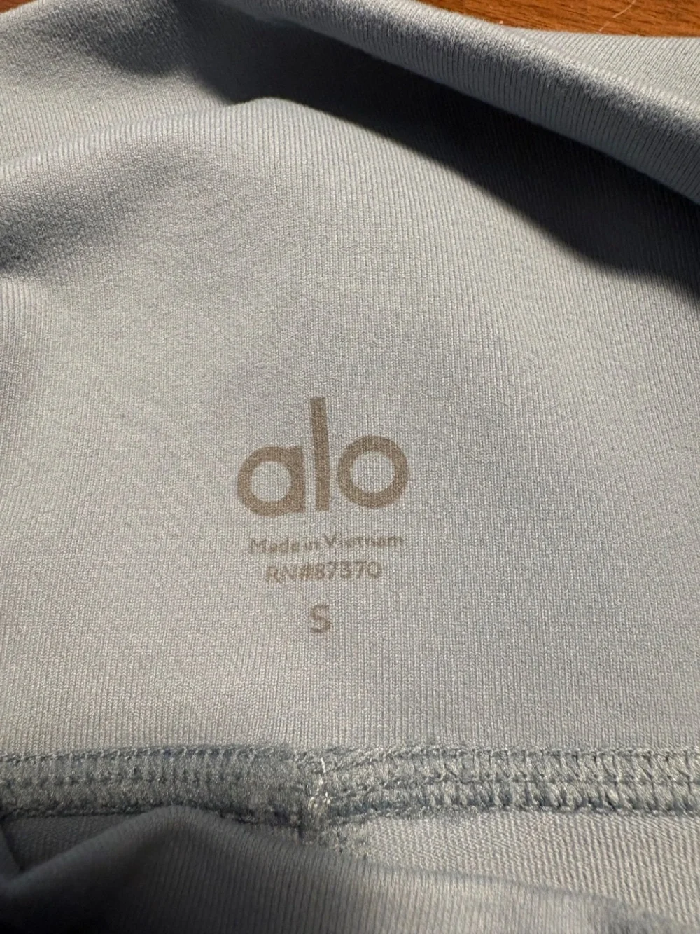 Alo Yoga High-Waist Moto Legging - slate blue - size small